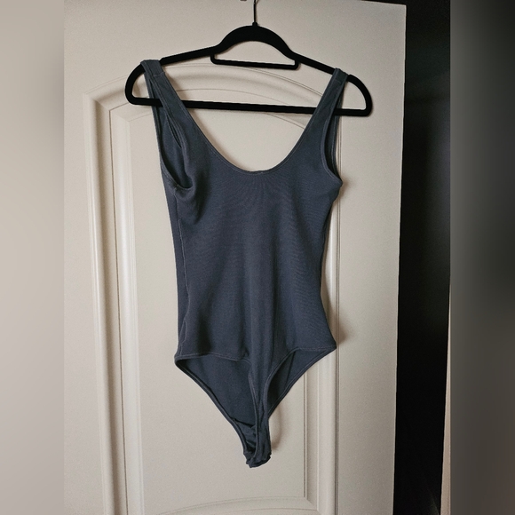 SKIMS bodysuit ribbed snap close L - Picture 4 of 5